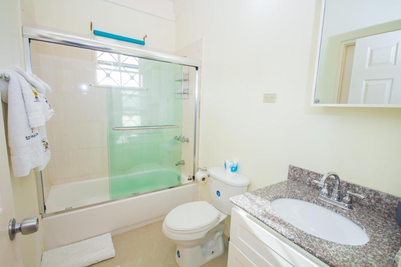 Ocho Rios Emerald 2 Bed 10 Mins Ocho Rios 24Hrs Hot Water Wi Fi Exterior foto