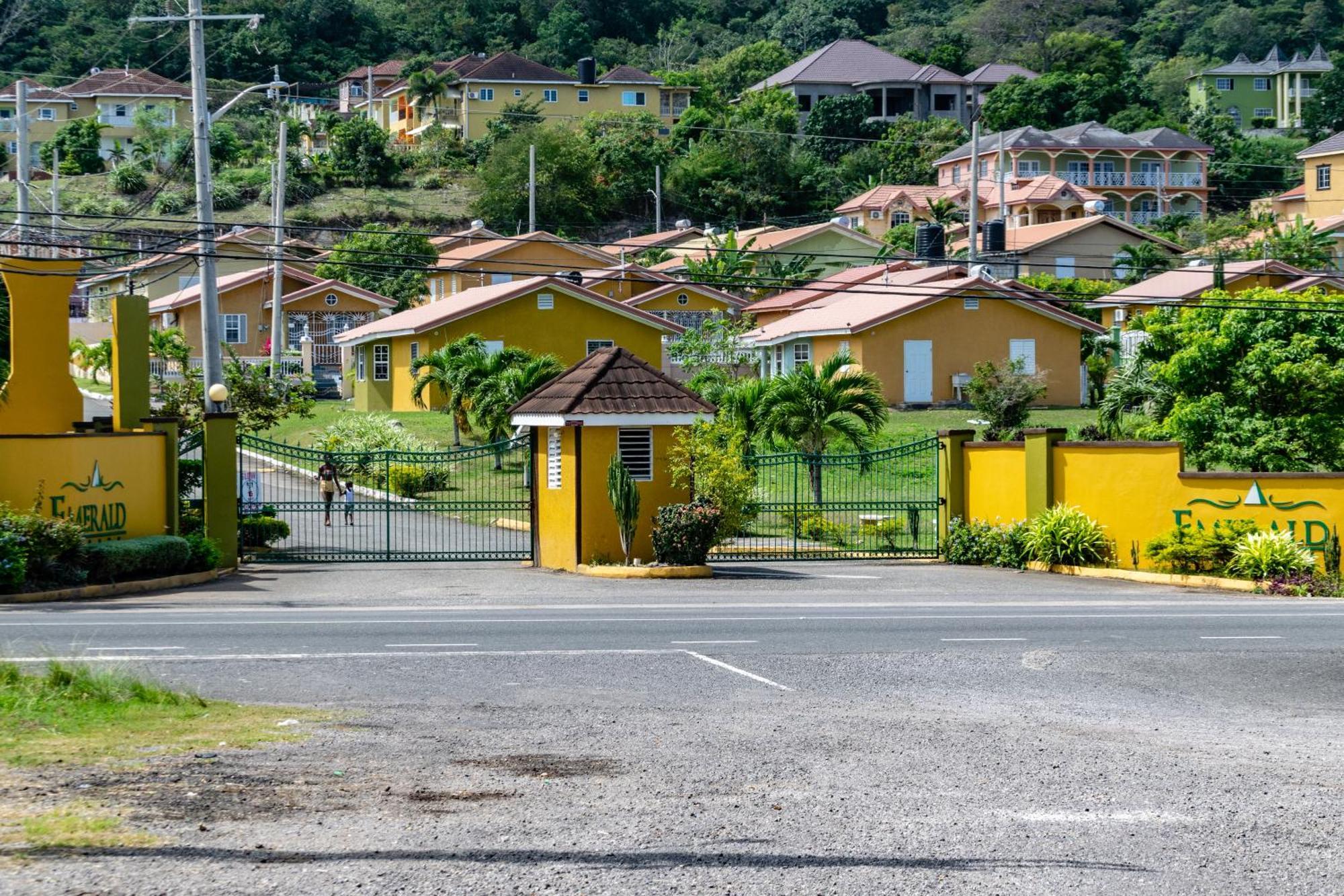 Ocho Rios Emerald 2 Bed 10 Mins Ocho Rios 24Hrs Hot Water Wi Fi Zimmer foto